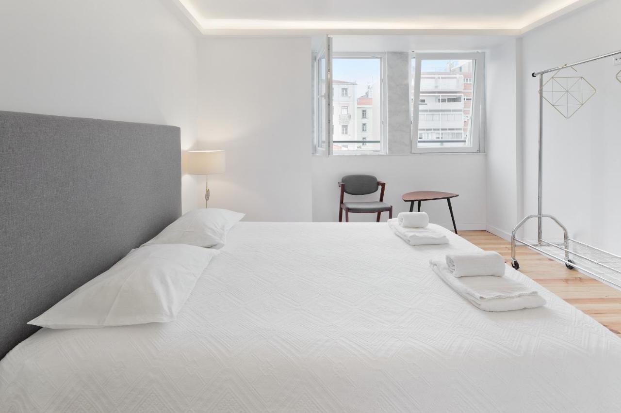 Room With Private Bathroom -Alcantara Lisboa Екстериор снимка