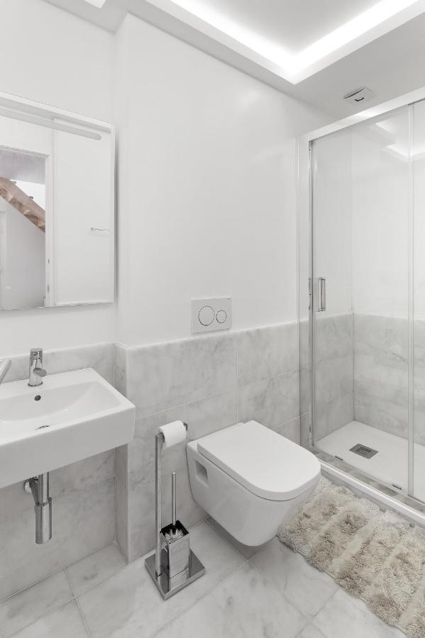 Room With Private Bathroom -Alcantara Lisboa Екстериор снимка